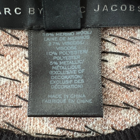 MARC BY MARC JACOBS, Size XS, ‘Whisper White Multi’. Light weight sweater/top. - Picture 8 of 8